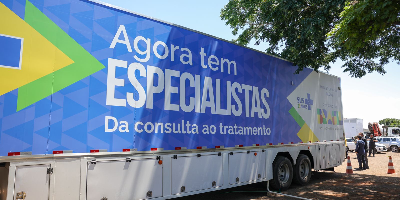 Programa Agora Tem Especialistas inaugura carreta de saúde da mulher em Manguinhos
