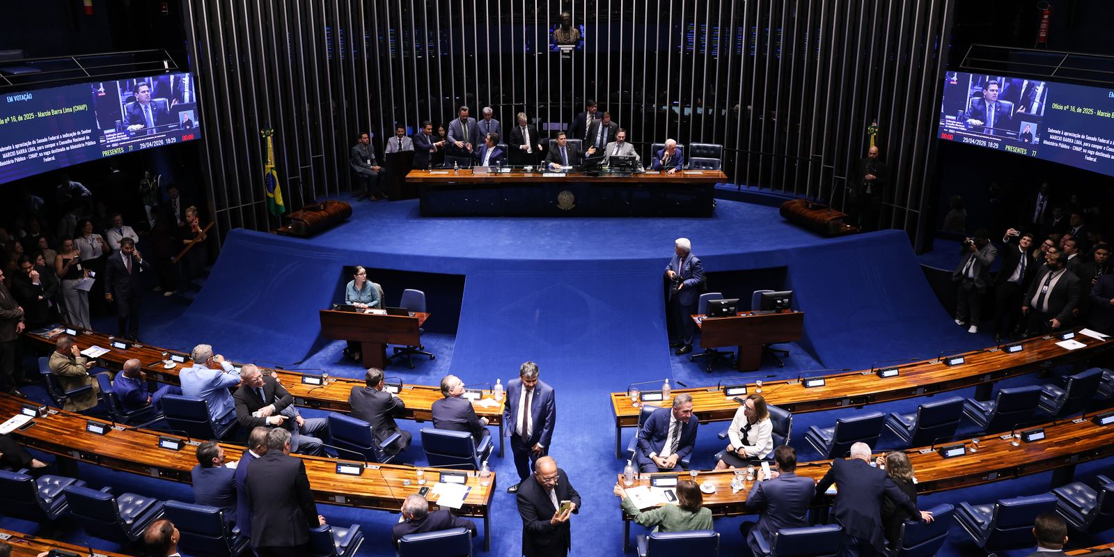 Alcolumbre adia votação da PEC que busca encerrar a escala 6x1 no Senado