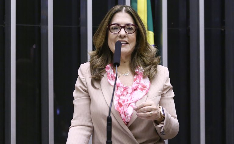 Comissão aprova direitos sociais e previdenciários para mulheres da pesca artesanal