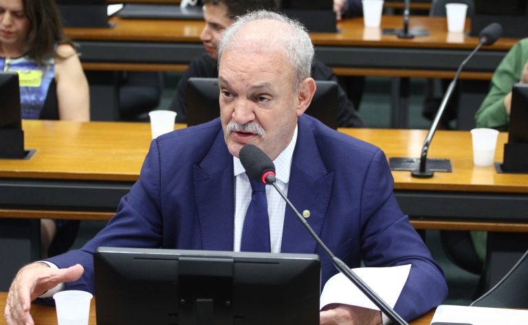 Comissão da Câmara aprova programa de inclusão digital para jovens empreendedores com deficiência