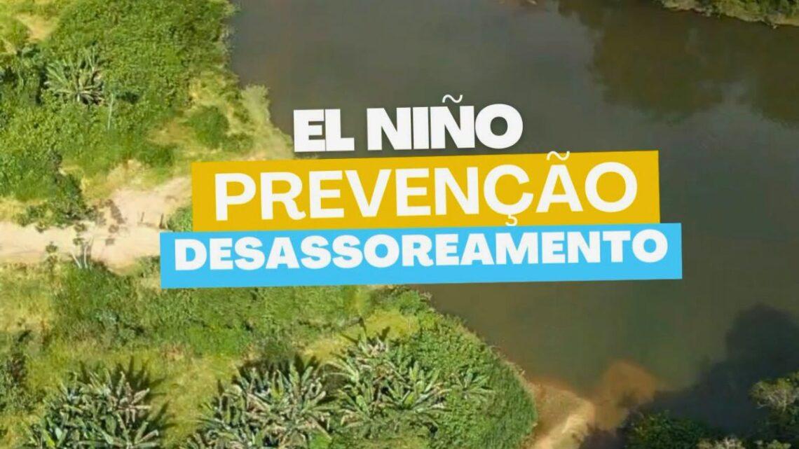 Desassoreamento do Rio Benedito começa nas imediações da Praça do Pescador em Benedito Novo