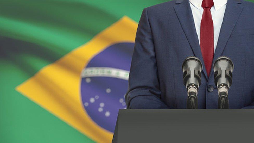 Descer do palanque