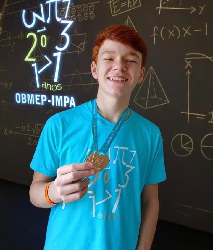 Estudante de Indaial conquista medalha de ouro na OBMEP e alcança melhor desempenho de Santa Catarina