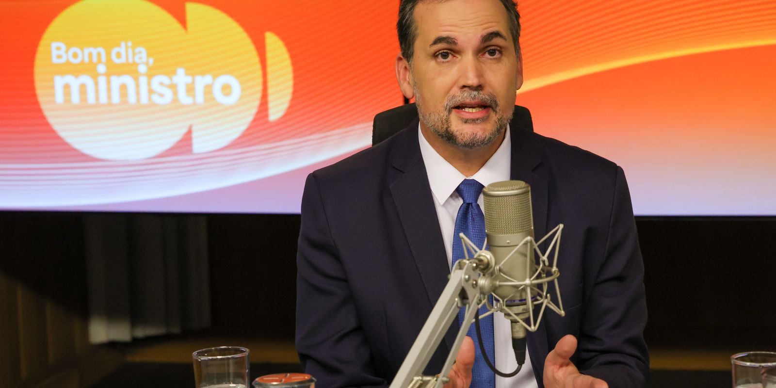 Brasil utilizou receitas extraordinárias para conter preços dos combustíveis em meio à crise energética