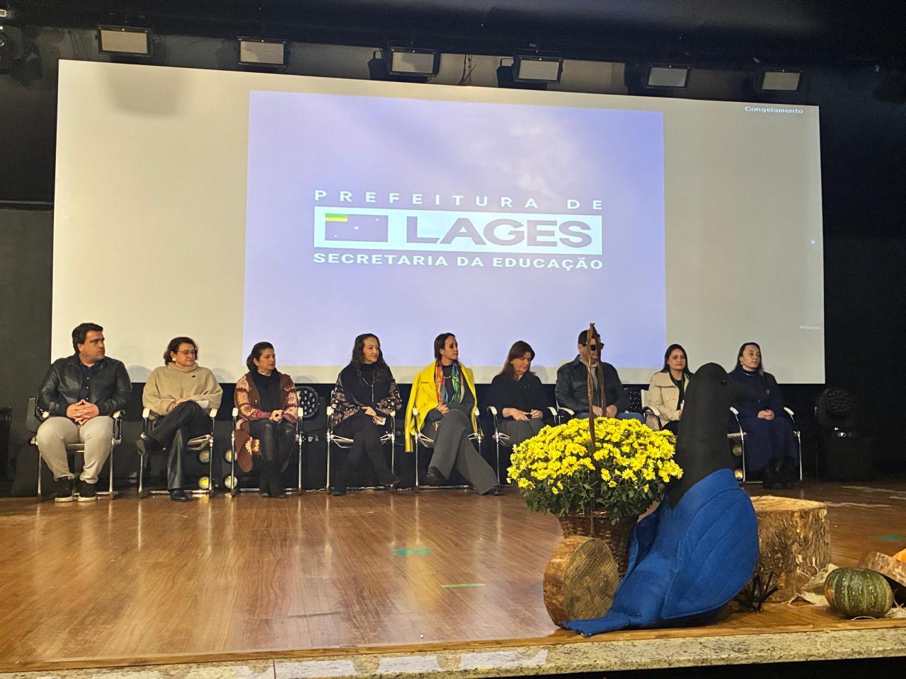 Indaial apresenta boas práticas em seminário estadual de Assistência Social em Lages