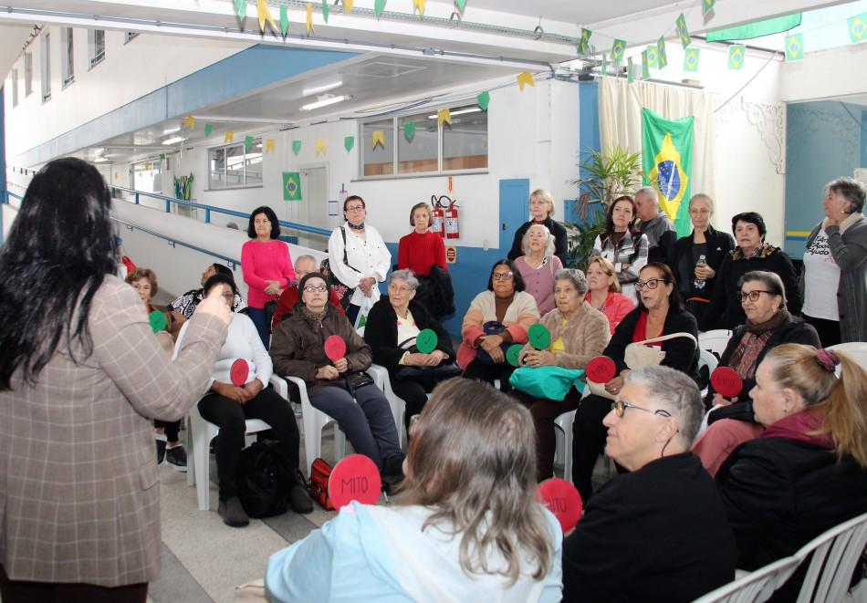 Junho Violeta: ação na Pró-família promove cuidado e valorização da pessoa idosa