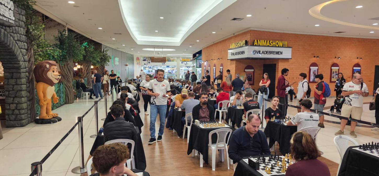 Mais de 100 enxadristas de todo o estado participam da terceira etapa do XII Circuito dos Reis neste sábado (20), em Blumenau (SC)