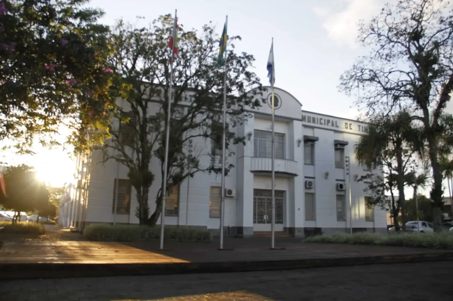 Prefeitura de Timbó abre concurso público com 133 vagas e salários de até R$ 7,2 mil