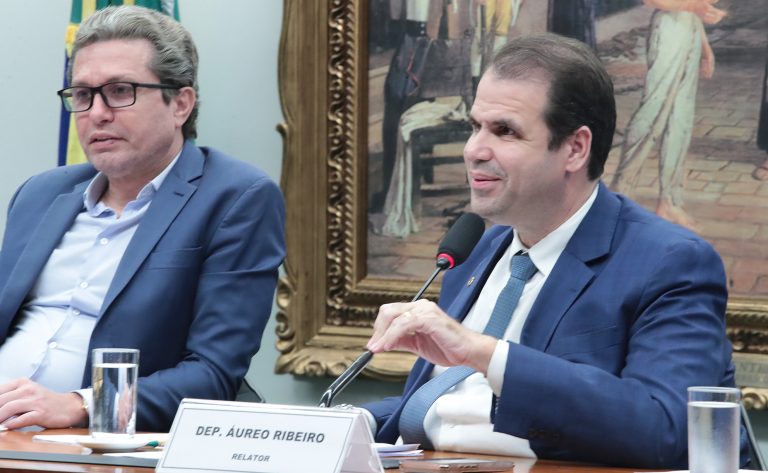 Propostas para o Código de Trânsito incluem permissão para jovens e simplificação da habilitação
