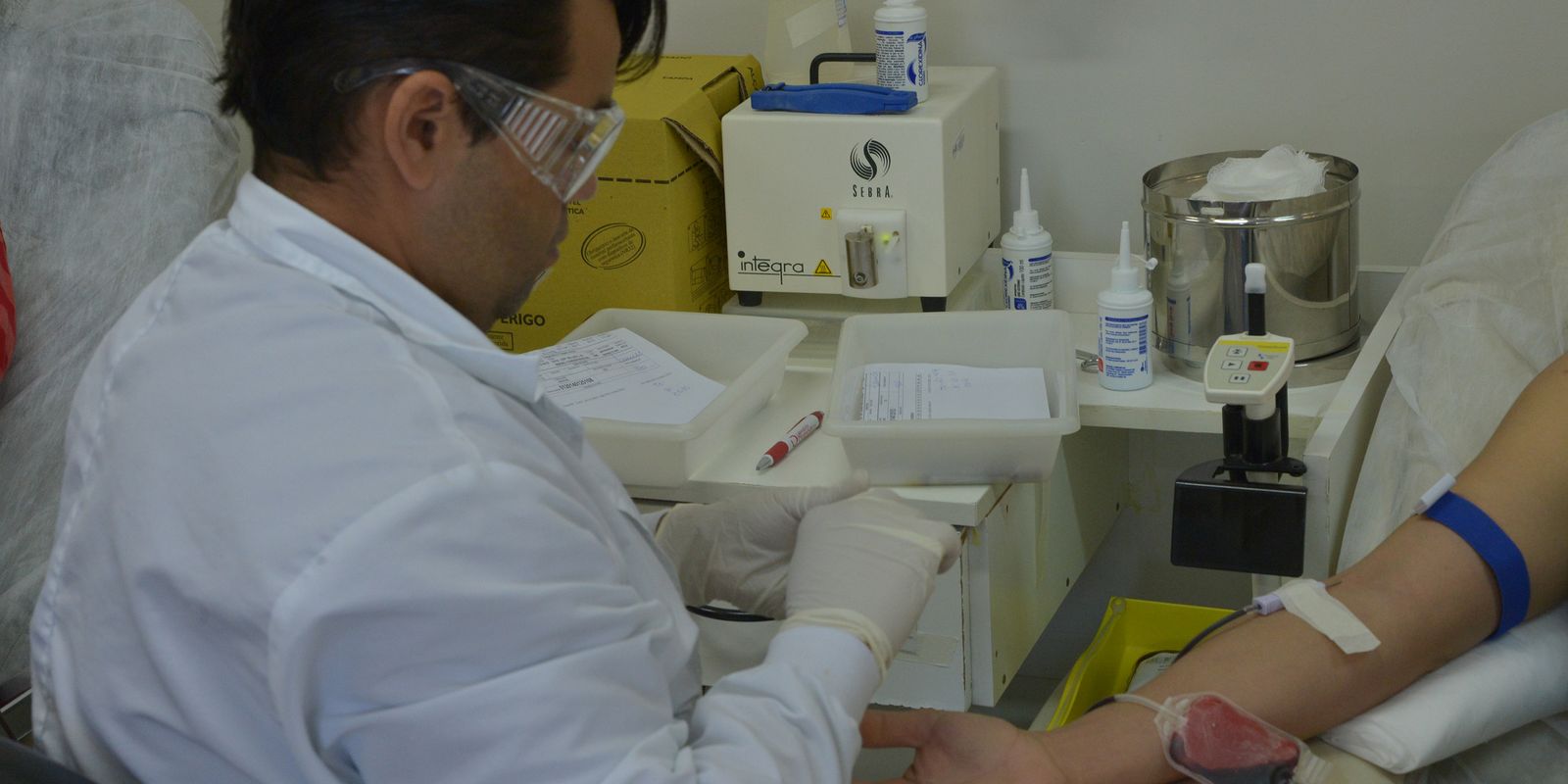 Doença falciforme: entenda os sintomas que vão além da anemia