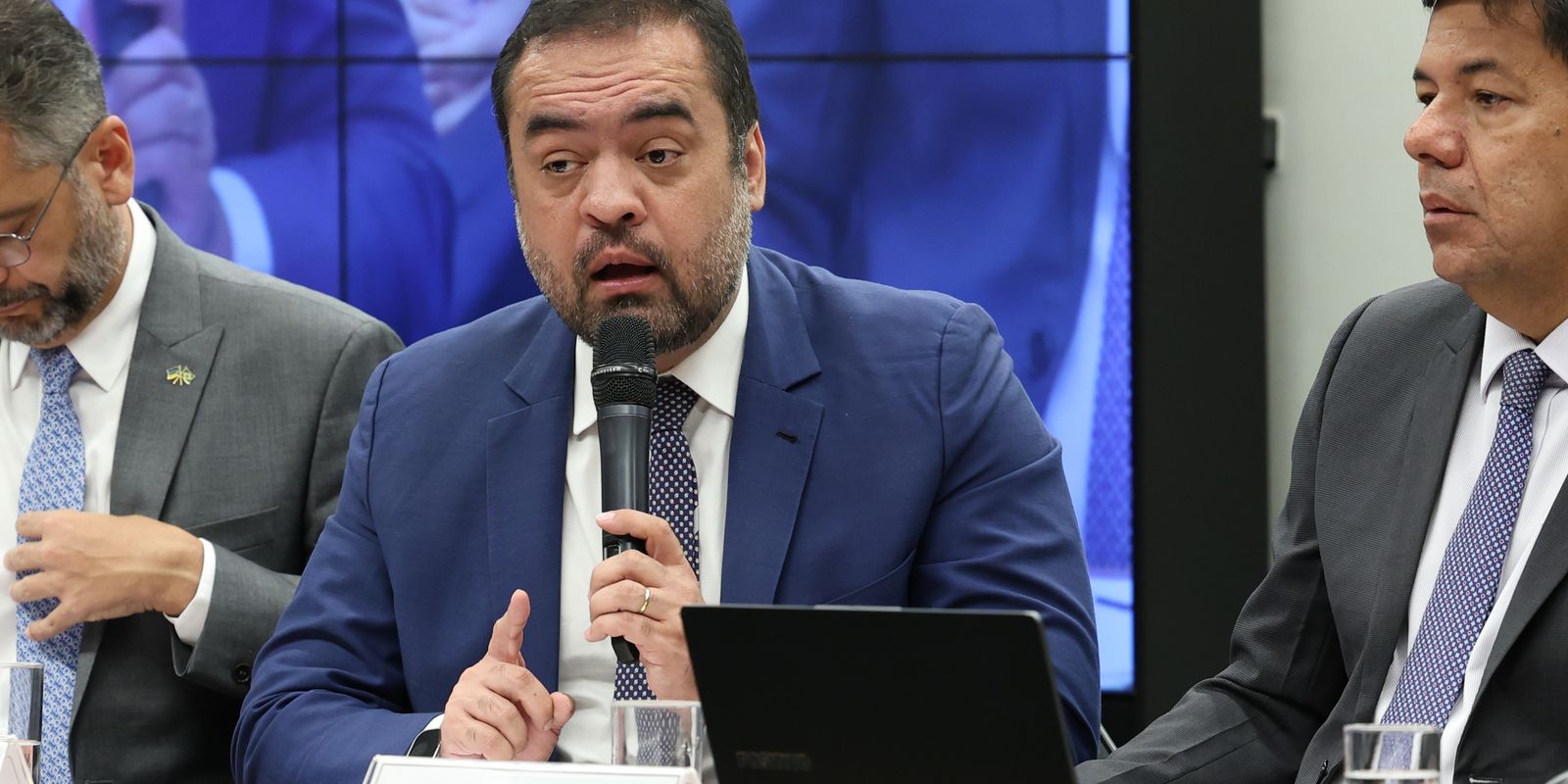Claudio Castro tem condenação por inelegibilidade mantida pelo TSE