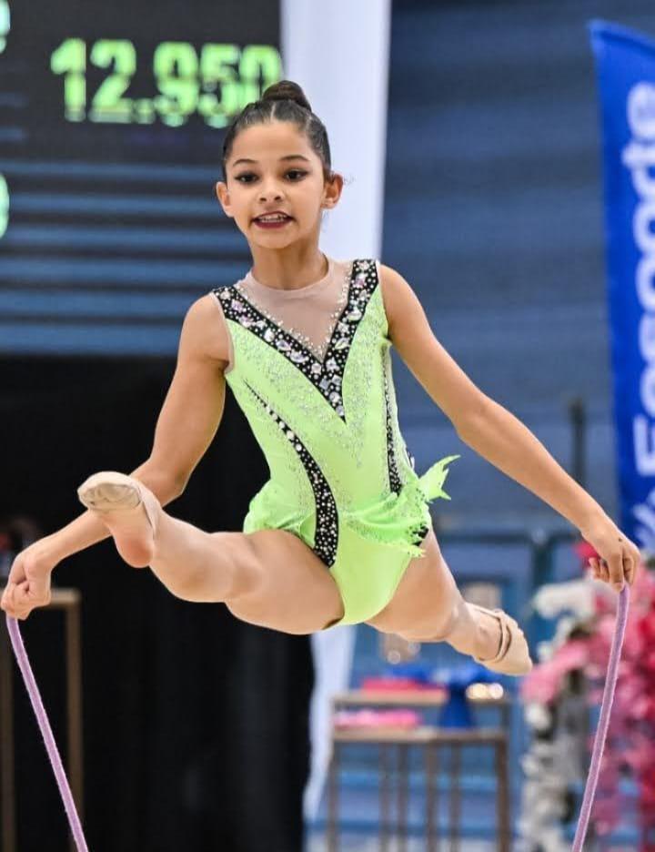 Atleta de Blumenau busca apoio para disputar primeiro Brasileiro de ginástica rítmica