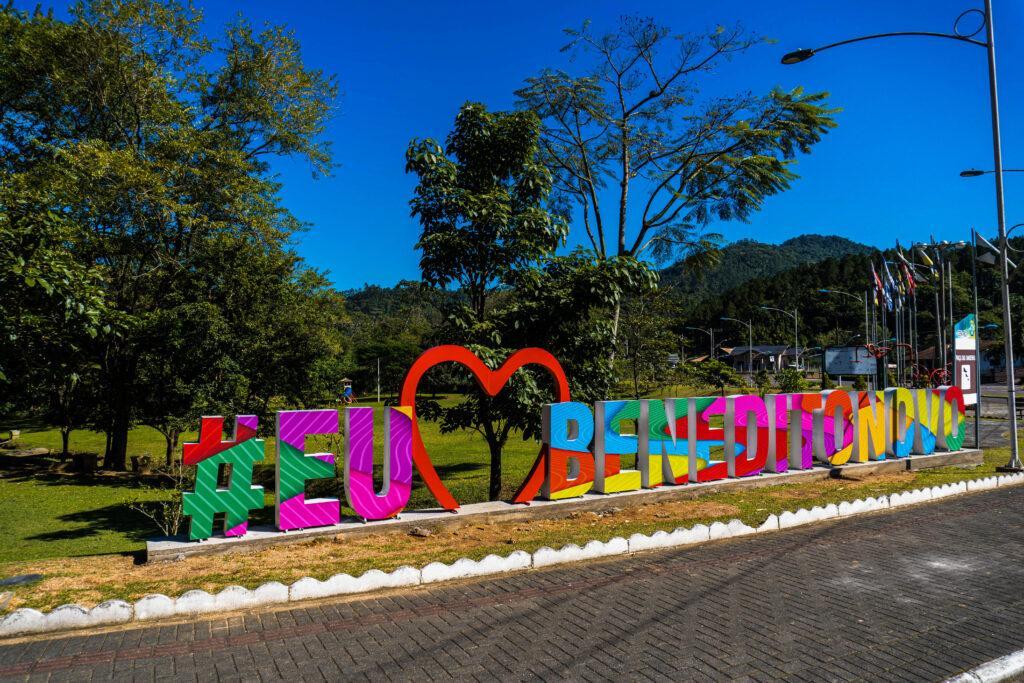 Benedito Novo inaugura totens para fortalecer o turismo local