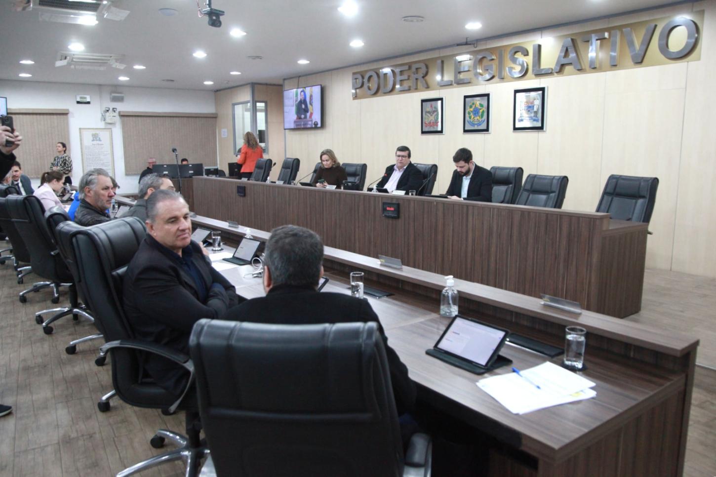 Câmara de Blumenau aprova proposta de Emenda à Lei Orgânica que altera convocação de suplentes de vereadores 