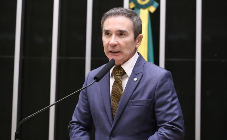 Comissão aprova critérios mais rígidos para o Selo Praia Acessível, visando a plena acessibilidade