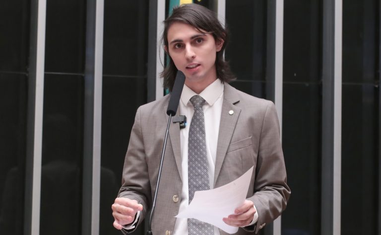 Comissão da Câmara dos Deputados aprova política para promover a Língua Brasileira de Sinais (Libras)