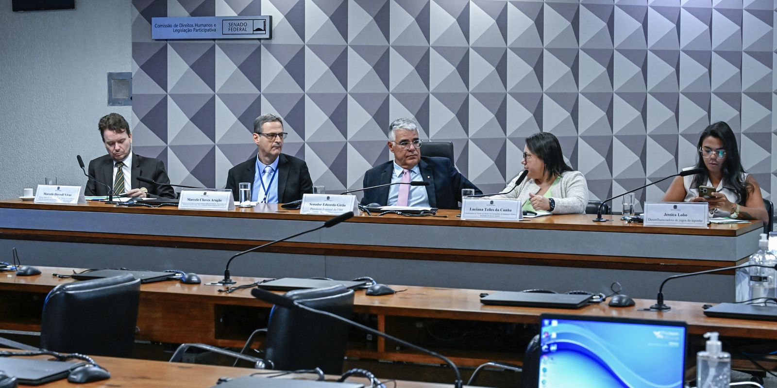Defensores públicos solicitam regulação mais severa para publicidade das bets
