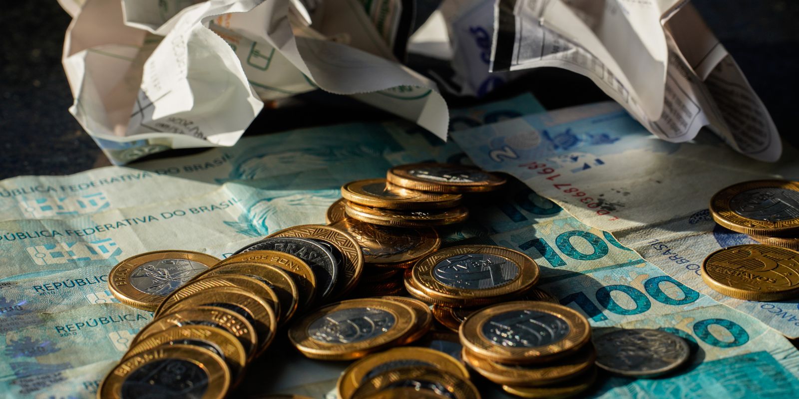 Economia brasileira avança 0,7% em maio, impulsionada pelo consumo das famílias, aponta FGV