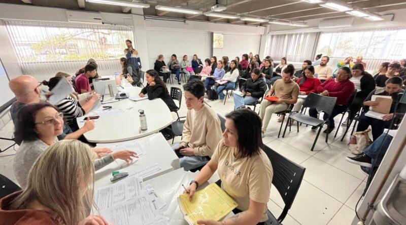 Educação de Gaspar abre chamada pública para contratação temporária de professores e auxiliares