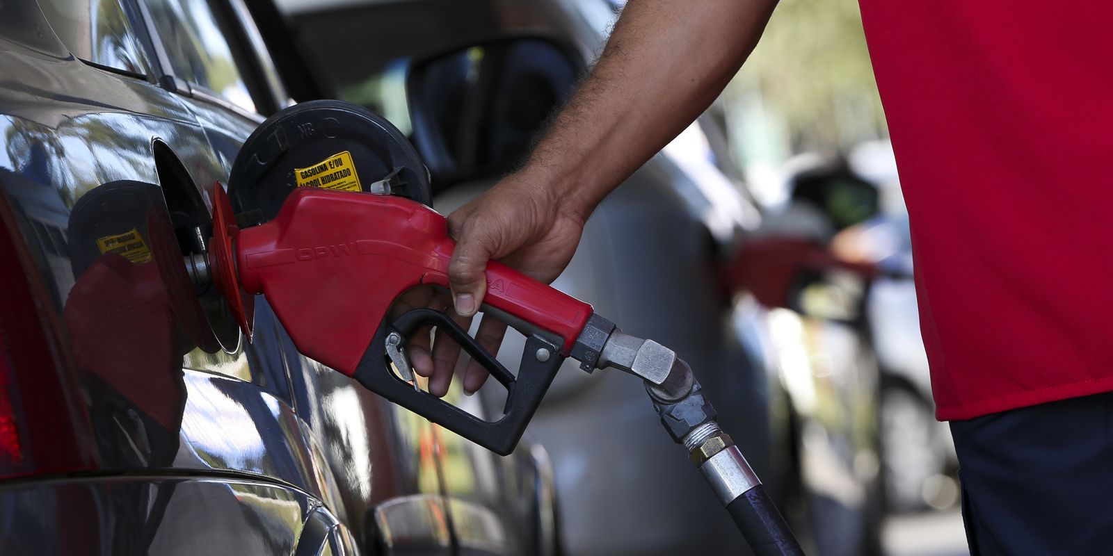 Conselho Nacional de Política Energética adia decisão sobre aumento de etanol na gasolina