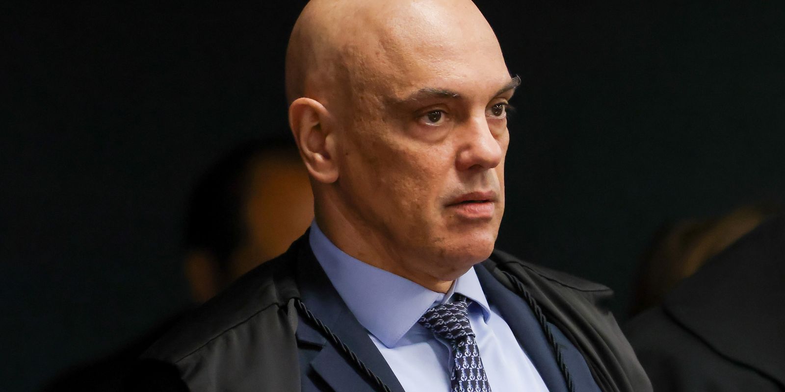 Alexandre de Moraes solicita nova manifestação da PGR sobre arma de Bolsonaro