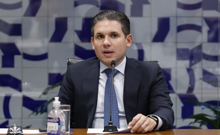 Motta se reúne com ministro da Fazenda para debater dívidas rurais e combustíveis