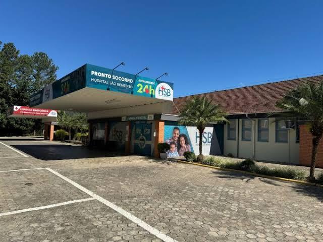 Mulher é presa em flagrante por racismo contra profissional de saúde em Benedito Novo