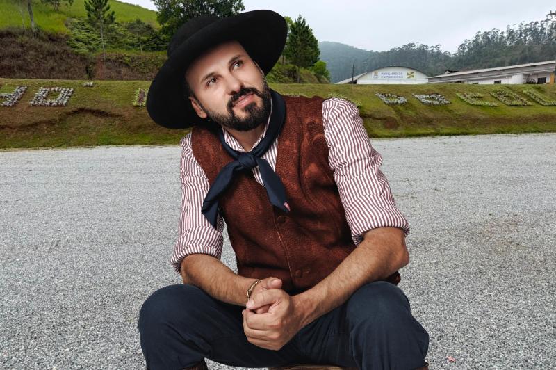 PAULINHO MOCELIN CELEBRA 10 ANOS DE CARREIRA COM DVD NA 40ª FESTA DO COLONO