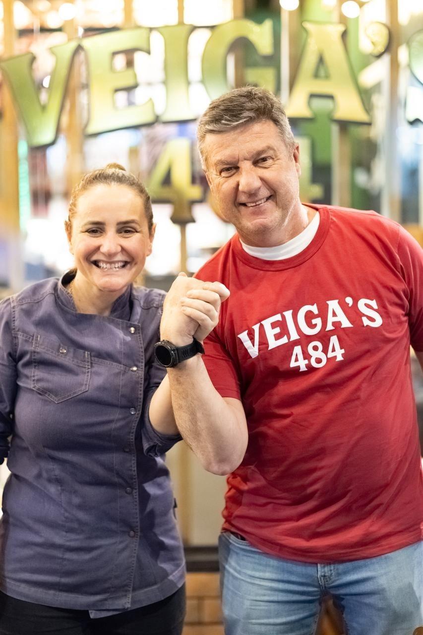 Chef Nana e Mário Kraus, proprietário do Veiga's 484