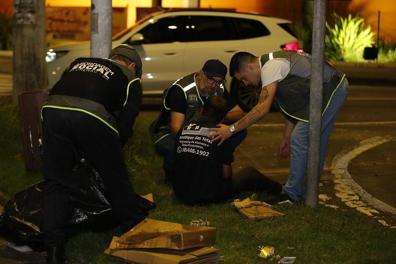 Ação integrada de abordagem social acolhe nove pessoas em situação de rua em Blumenau