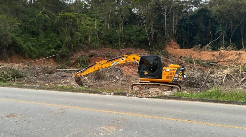 Assistentes sociais orientam moradores antes das obras de esgotamento sanitário em Gaspar