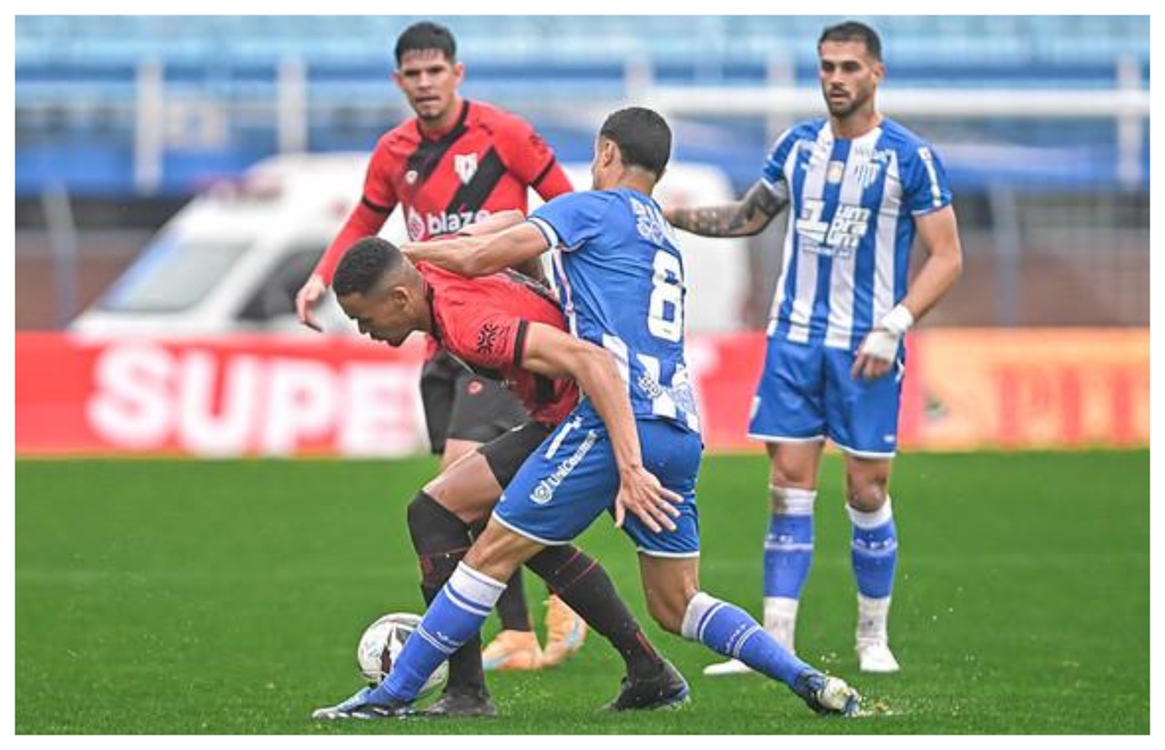 Avaí perde para o Atlético-GO no Brasileirão da Série B com gol no último lance da partida