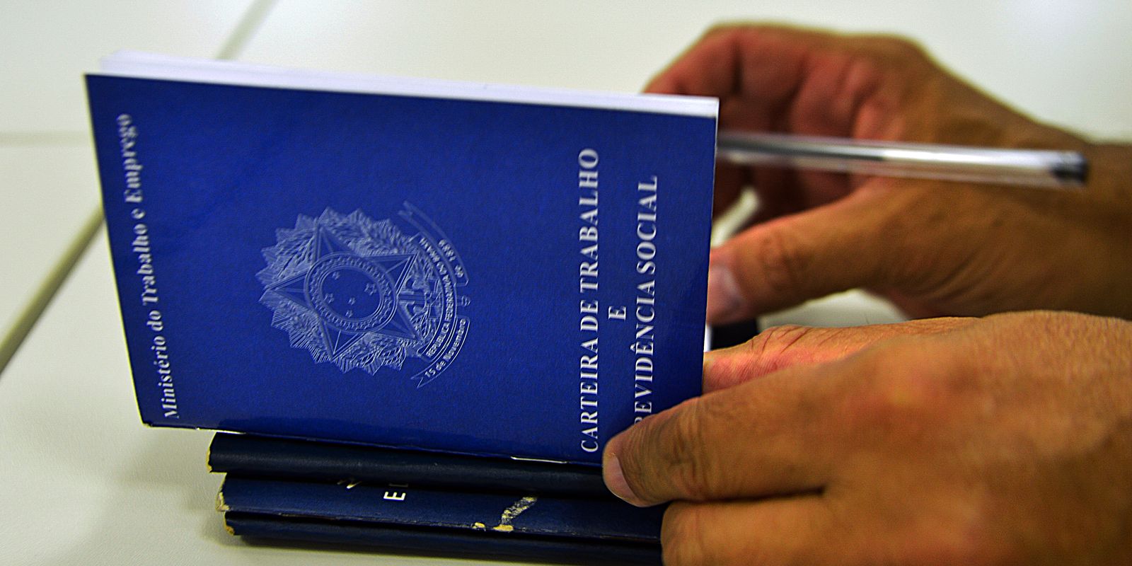 Criação de empregos desacelera e Brasil abre 58,5 mil vagas formais em julho