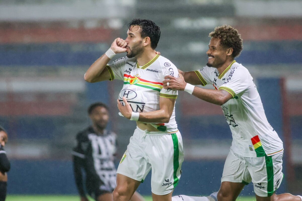 Brusque vence a Inter de Limeira, garante vaga e lidera a Série C