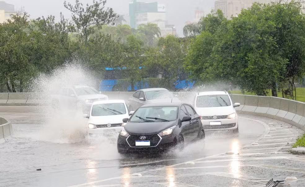 Chuva intensa coloca Rio Grande do Sul e Santa Catarina em alerta; prevenção pode evitar tragédias