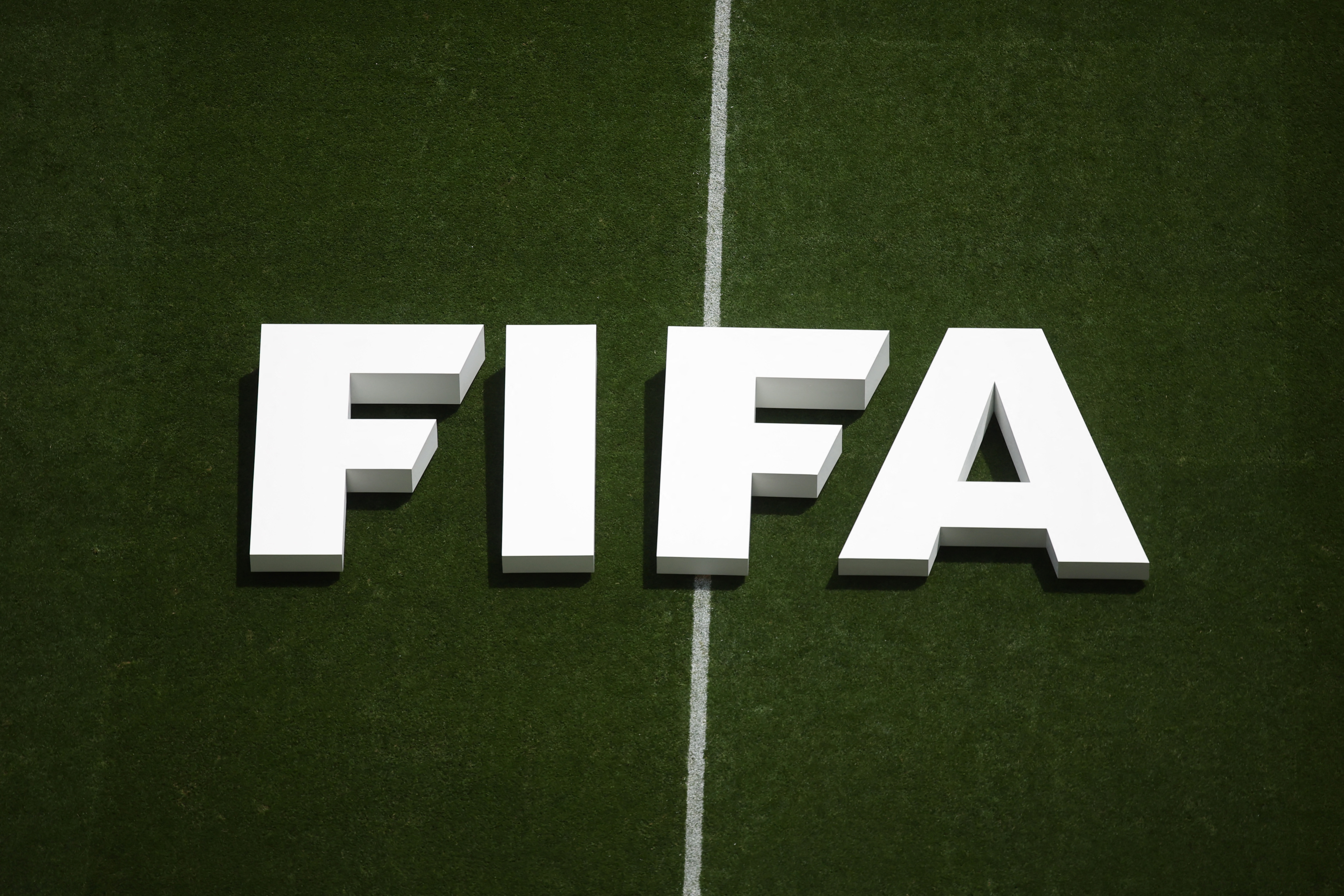 Cidades-sede da Copa de 2026 cobram repasses milionários prometidos pela FIFA