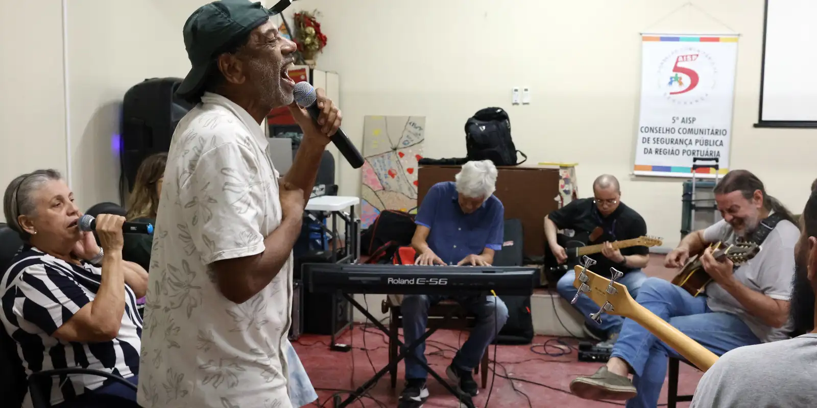 Grupo de saúde mental Harmonia Enlouquece lança seu quinto álbum no Rio