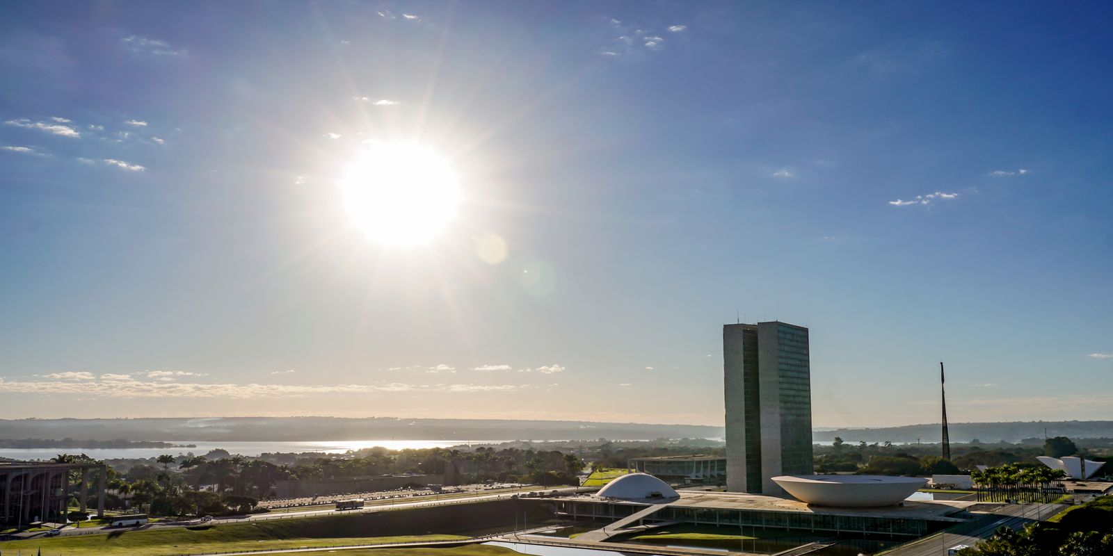 Congresso Nacional vota fim da escala 6x1 e isenção de importações nesta semana