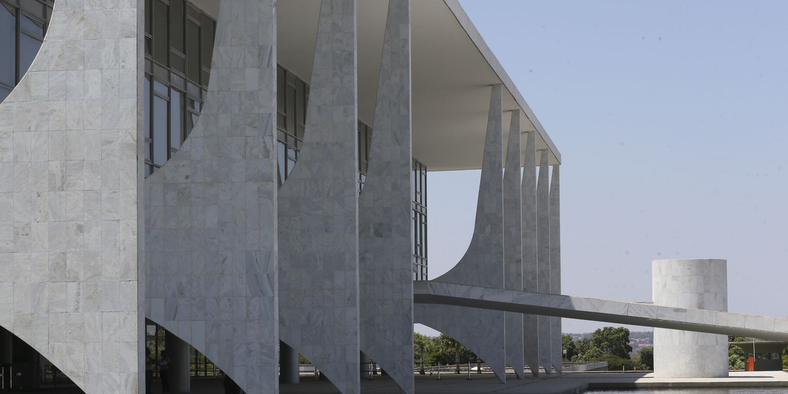 Entenda as atribuições do presidente da República e de outros gestores do país