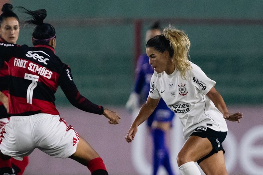 Corinthians vence o Flamengo fora de casa e retoma liderança isolada do brasileirão