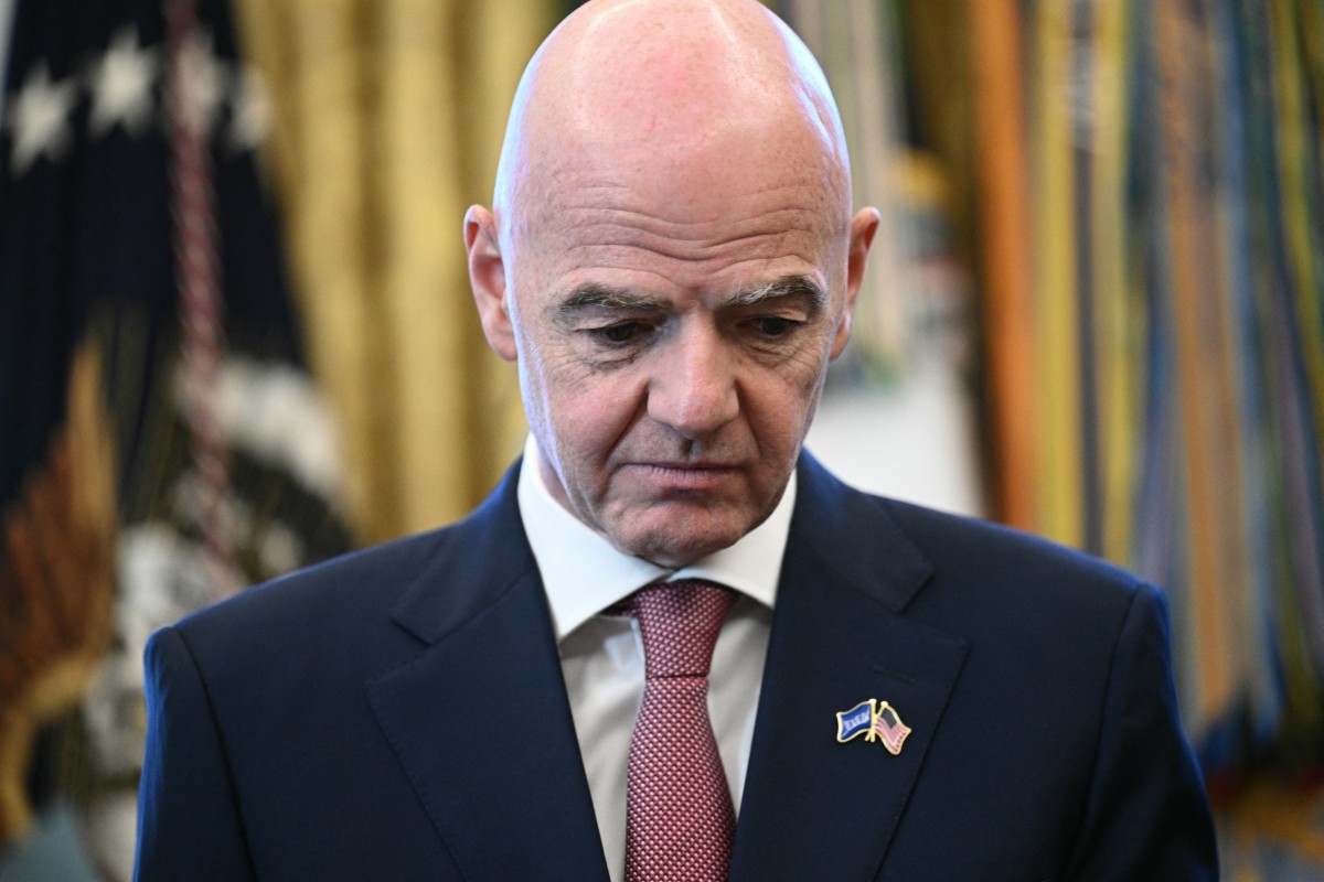 Aumenta a pressão sobre Gianni Infantino após recuo em projeto da Fifa