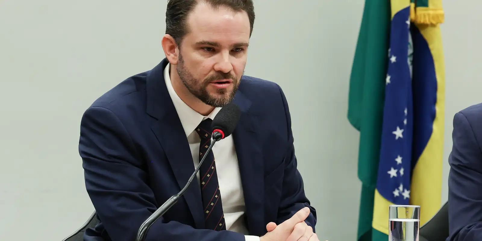 Fazenda autoriza R$ 12,9 bilhões em empréstimos com garantia da União para cinco estados