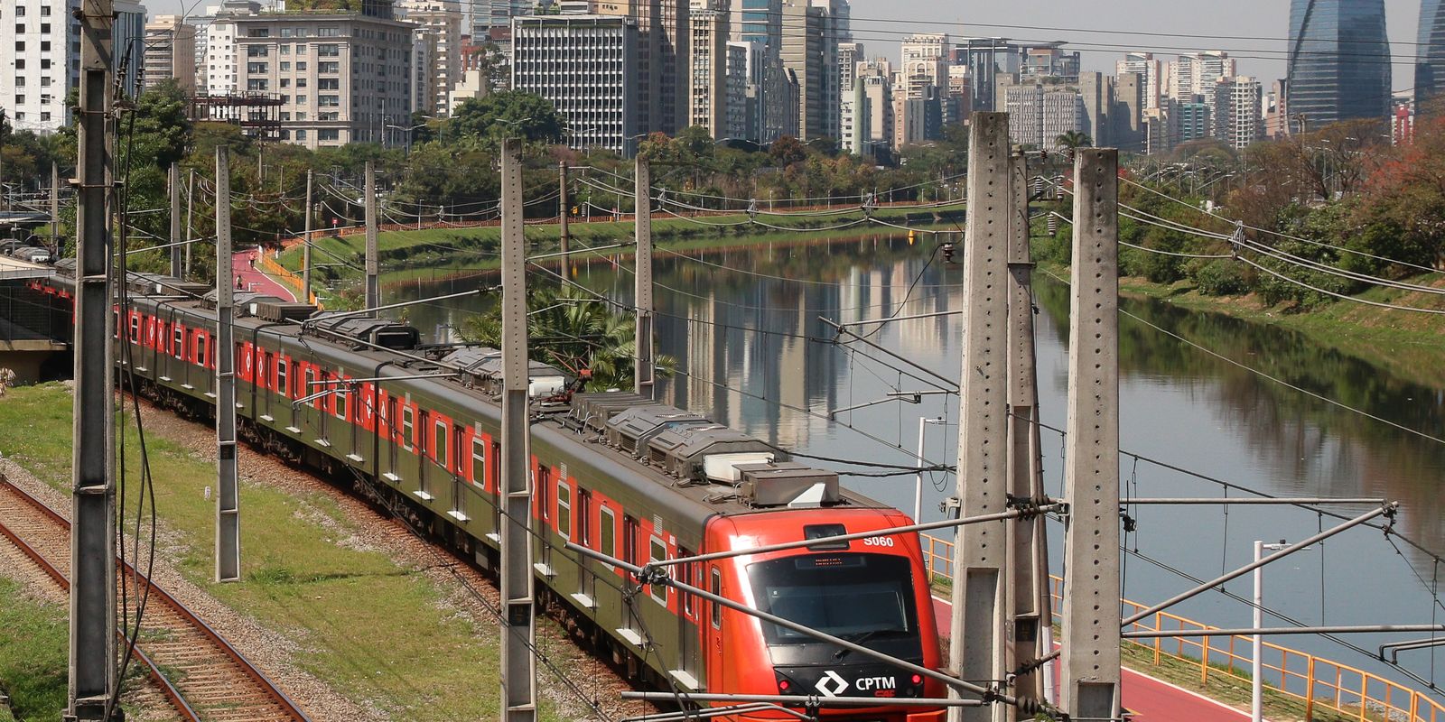 Greve na CPTM trava São Paulo e gera mais de 2 mil km de trânsito