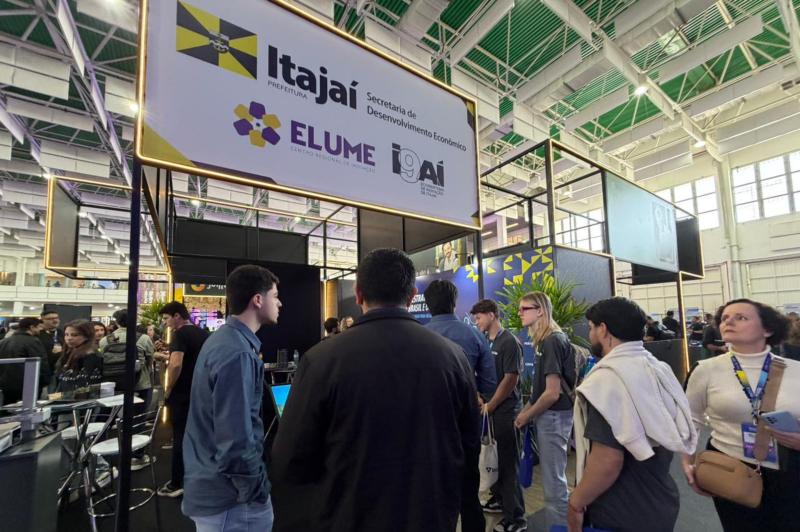 ITAJAÍ É DESTAQUE NO SEGUNDO DIA DE STARTUP SUMMIT COM LANÇAMENTO DE EDITAIS DE INOVAÇÃO E MESA SOBRE ECONOMIA