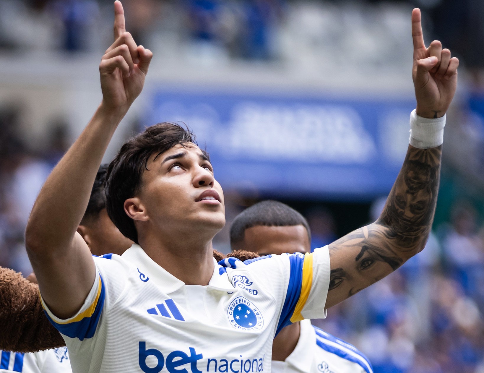 Kaio Jorge celebra vitória do Cruzeiro com gol dedicado ao seu pai