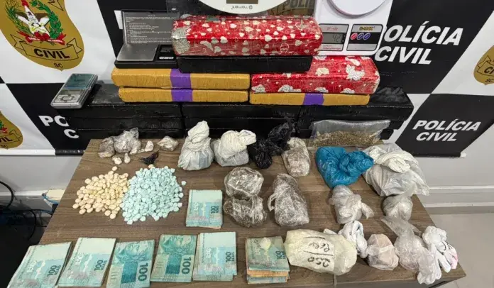 Operação da Polícia Civil apreende quase 13 kg de drogas e prende dois no Médio Vale