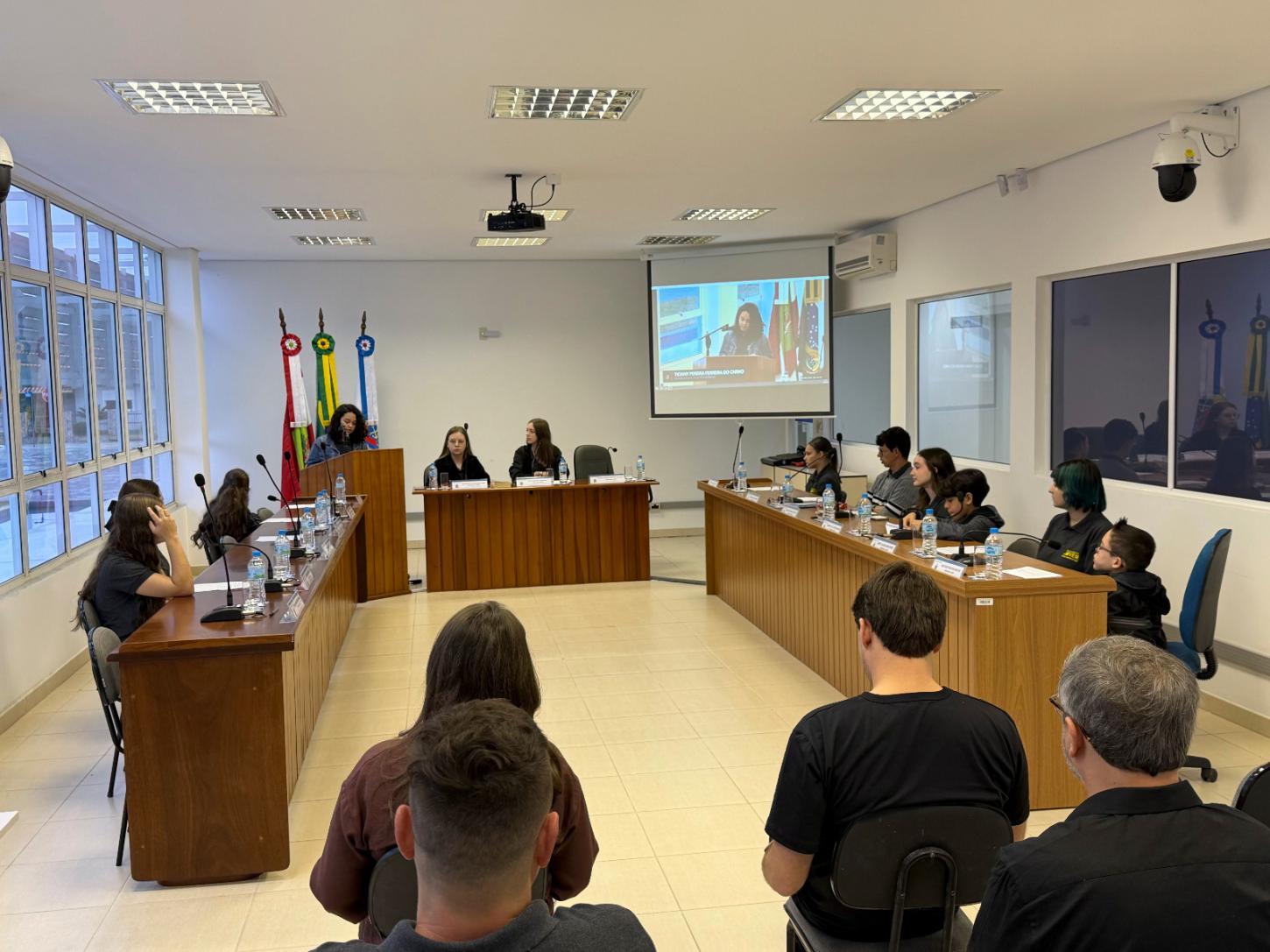 Parlamento Jovem de Timbó realiza Sessão Solene e inicia as atividades do segundo semestre