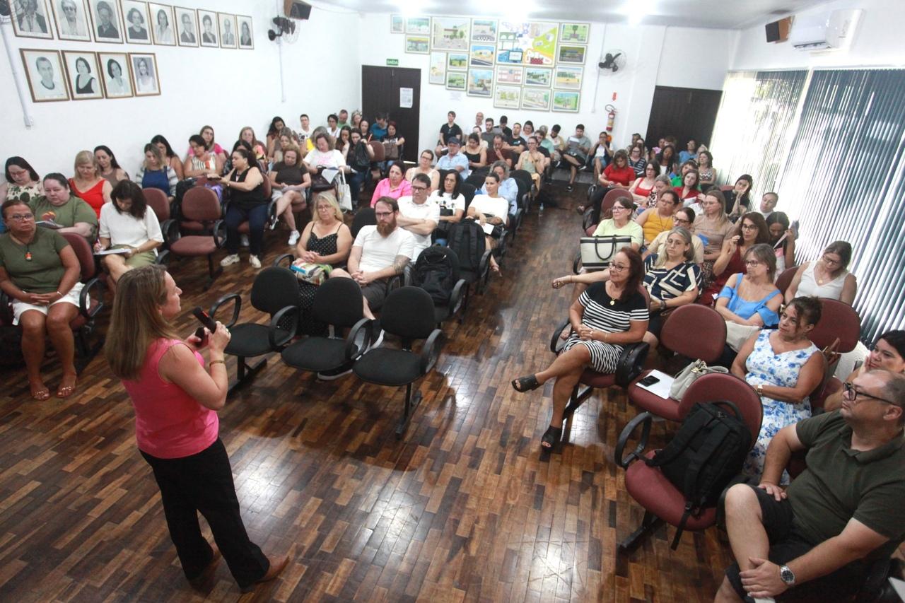 Procuradoria da Criança e do Adolescente realiza agenda de orientação e apoio técnico em escolas municipais