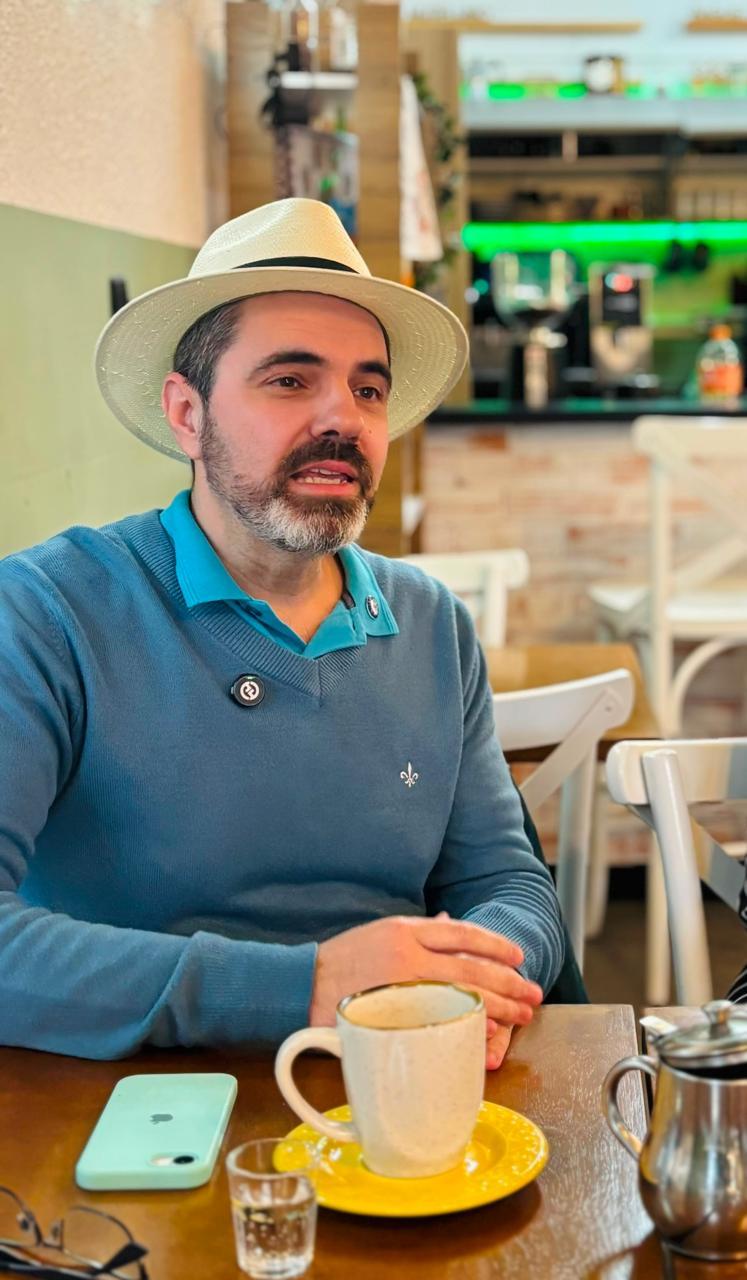 Anderson Batata é o primeiro candidato catarinense fora do Avante a declarar apoio a Augusto Cury