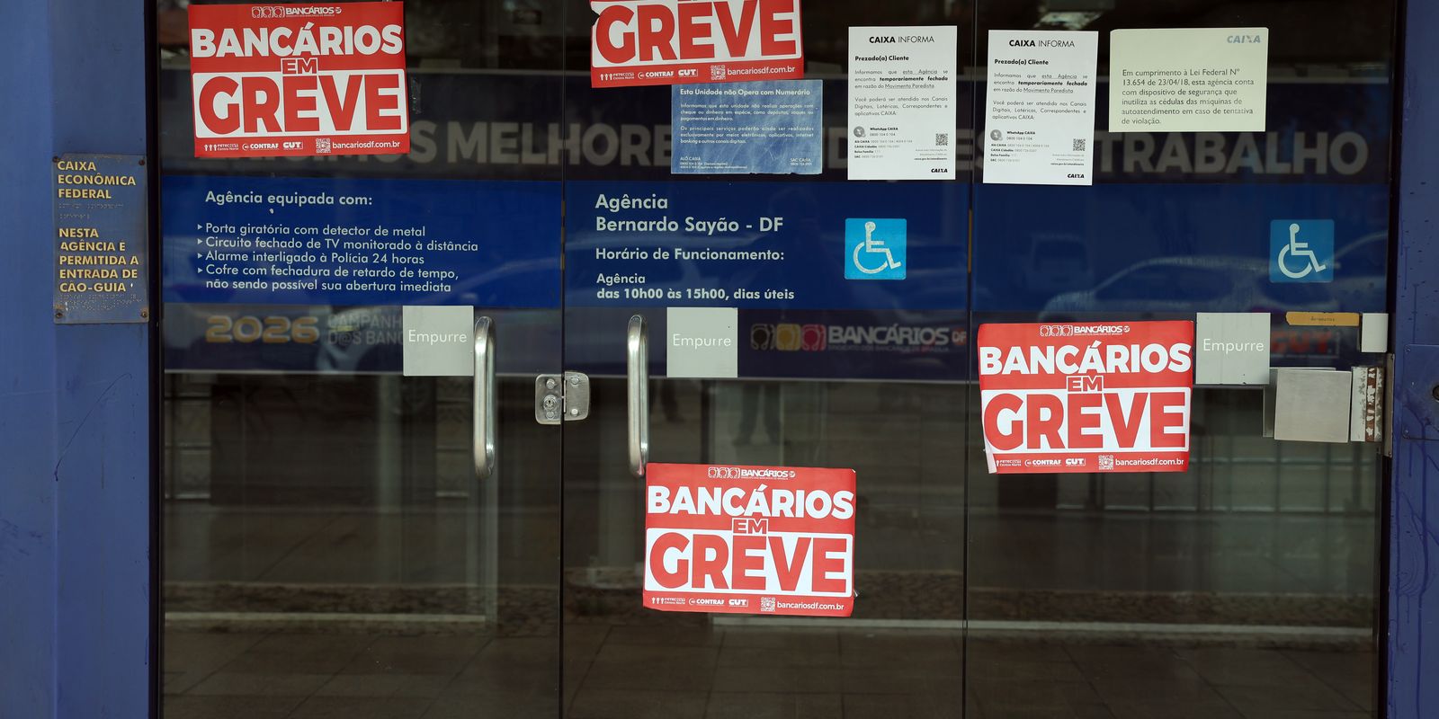 Trabalhadores mantêm greve na Caixa após rejeição de proposta
